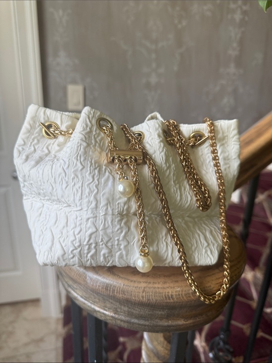 Handbags - Crossbody ladies bucket bag perfect condition long chain strap